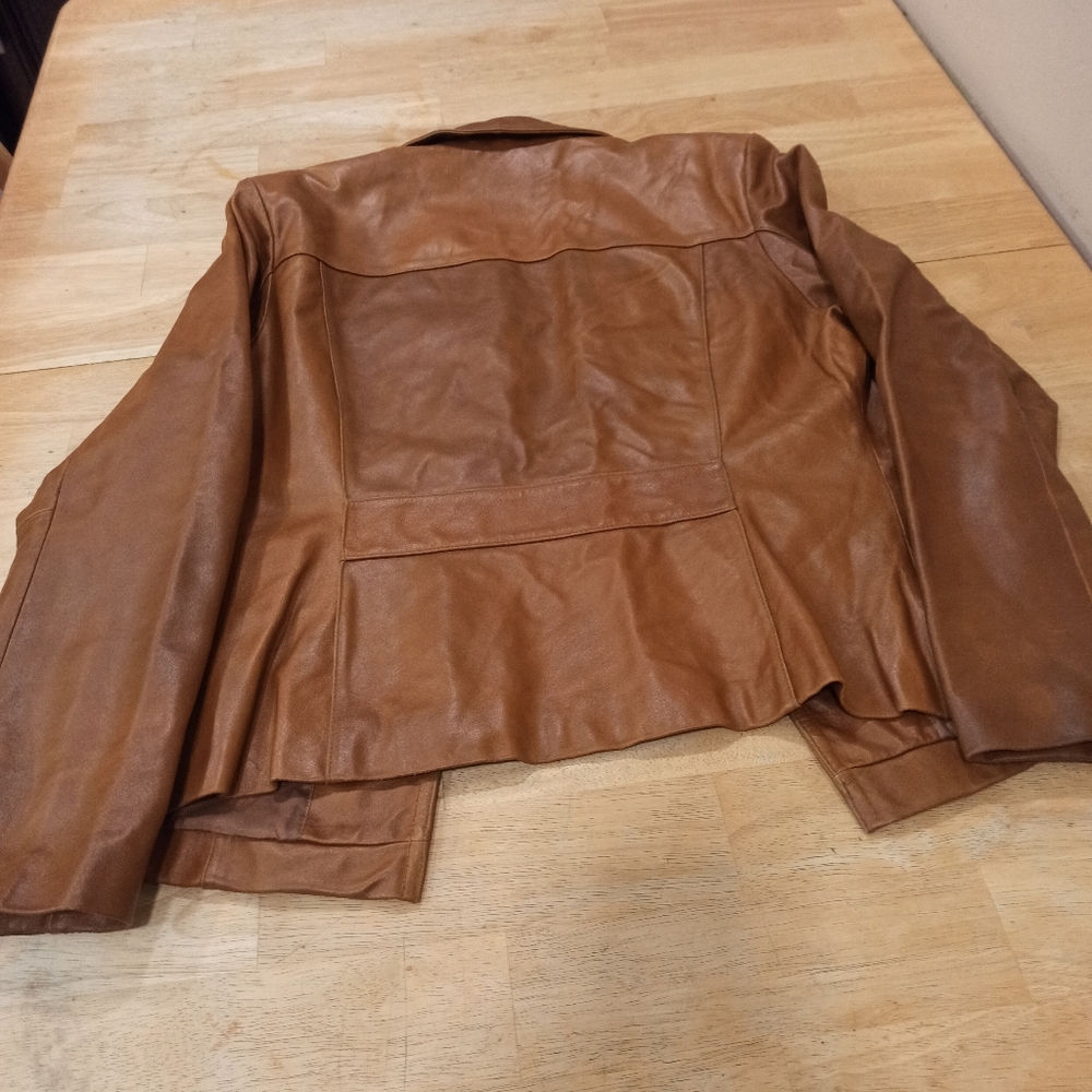 Vintage Wilson women's Leather Coat/ Jacket. Size large - Picture 7 of 16